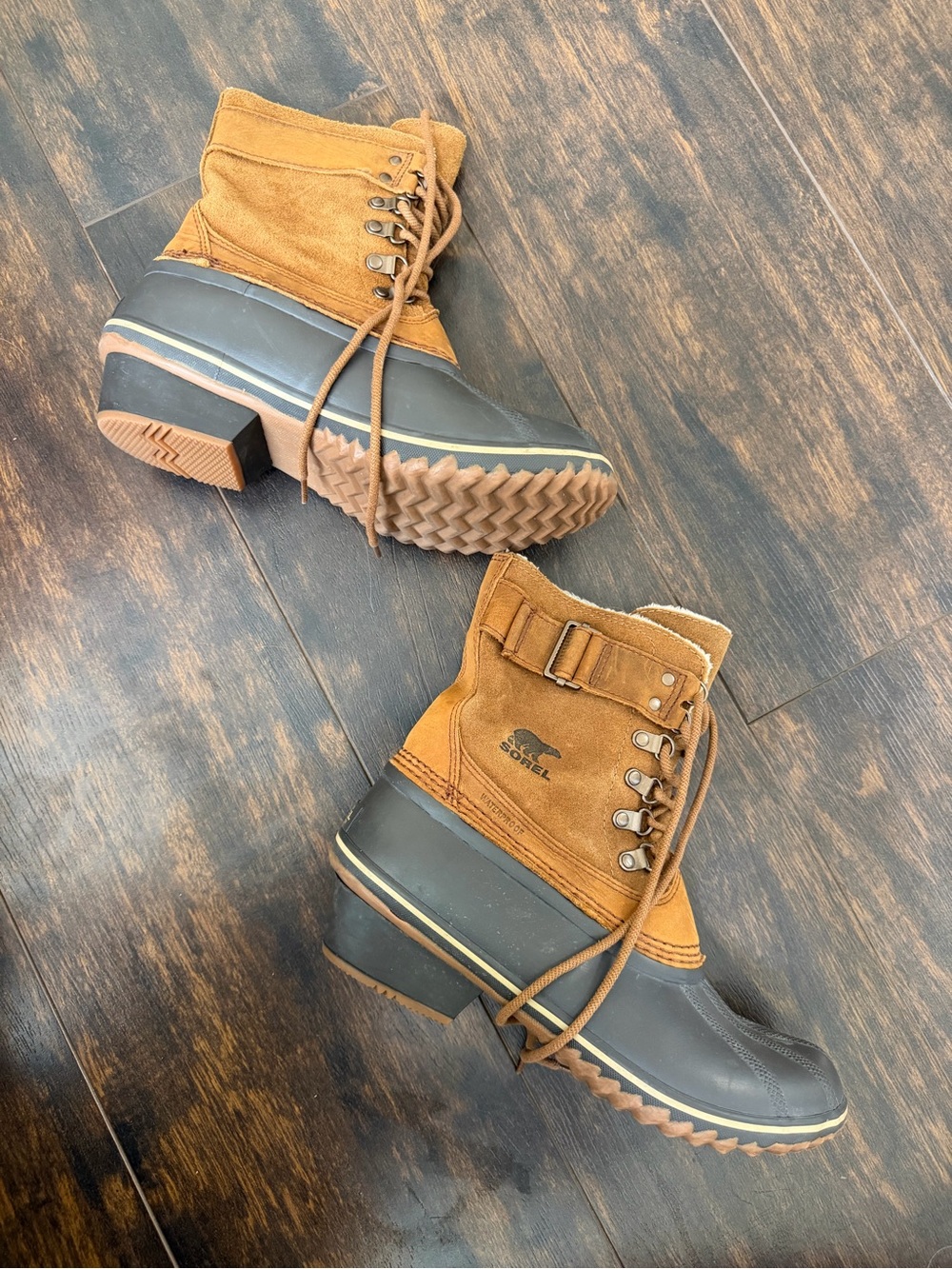 Sorel Chestnut Brown Suede Lace-Up Boots with Faux Fur Lining